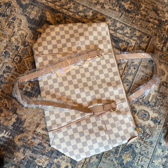Louis Vuitton Look Alike Bags Canada's